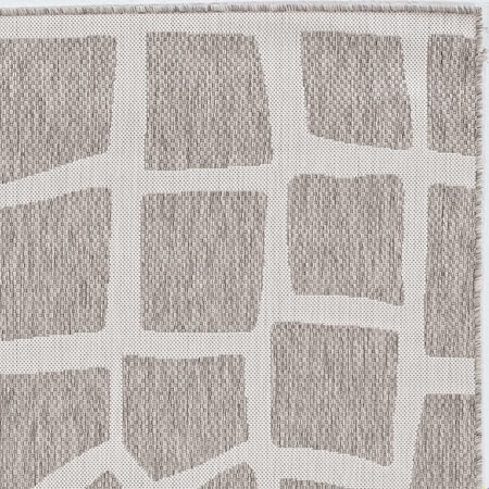 Homeroots 63 x 91 in. Ivory or Grey Polypropylene Rug 375254
